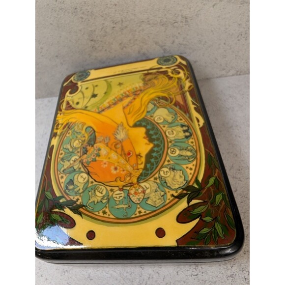 Hand-painted Russian lacquer box featuring Alphonse Mucha’s iconic “Zodiac” - Picture 4 of 10